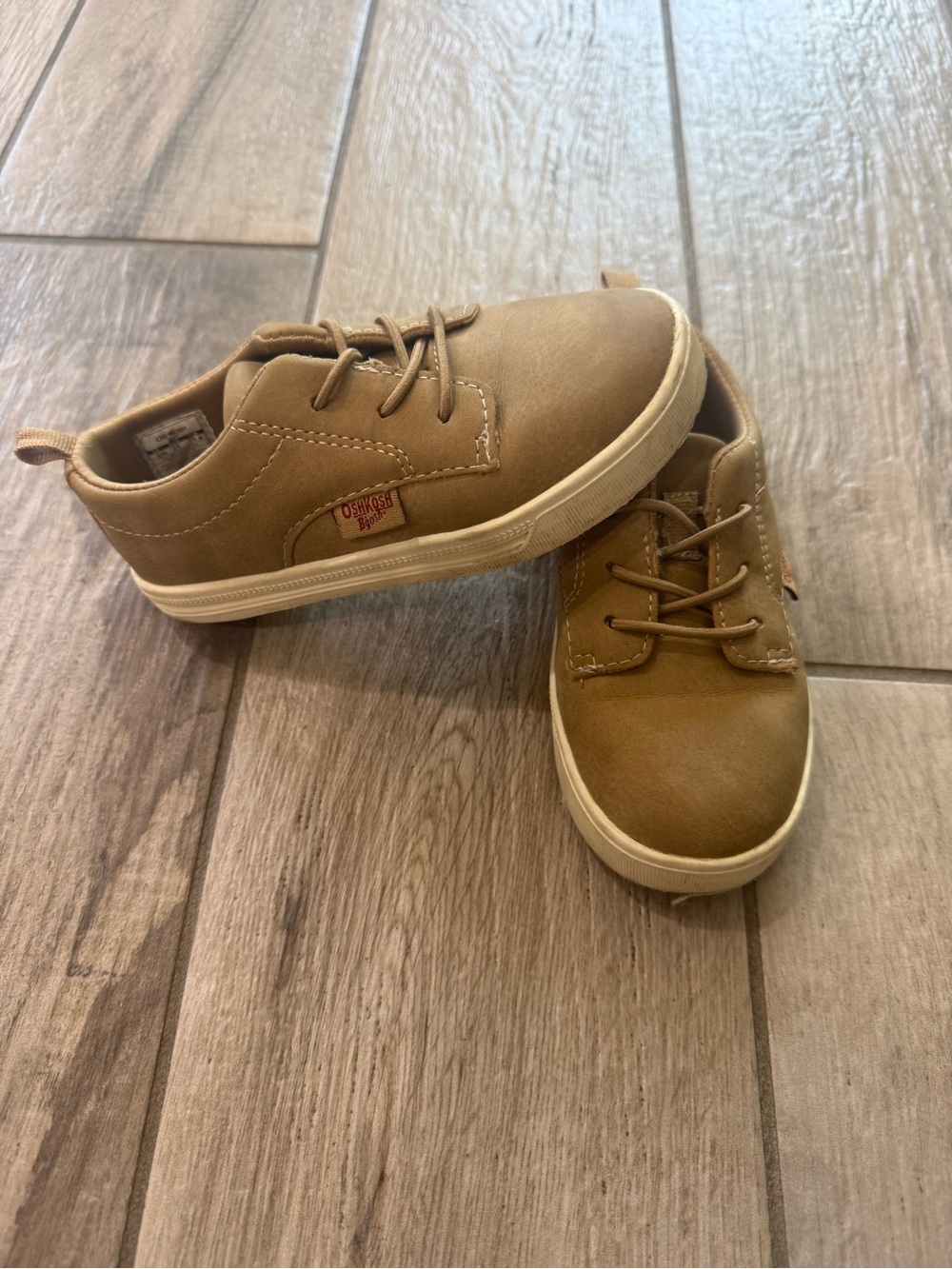 OshKosh B'gosh Kids Tan Lace-Up Casual Sneakers